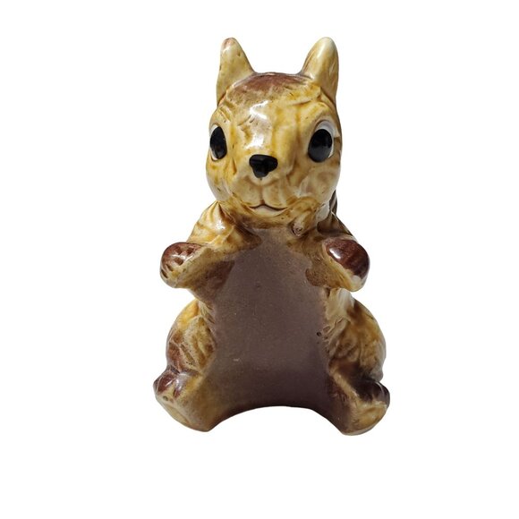 Vintage Squirrel Hugging Acorn Nut Salt and Pepper Shakers Decor Made in Japan - Picture 5 of 15